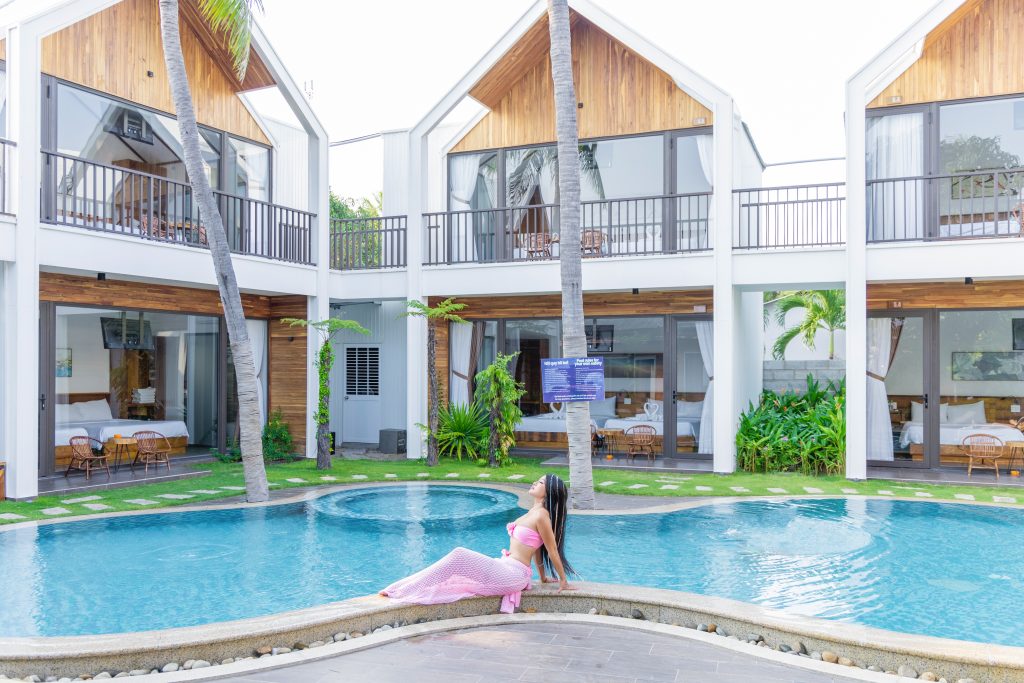 deluxe-family-pool-1